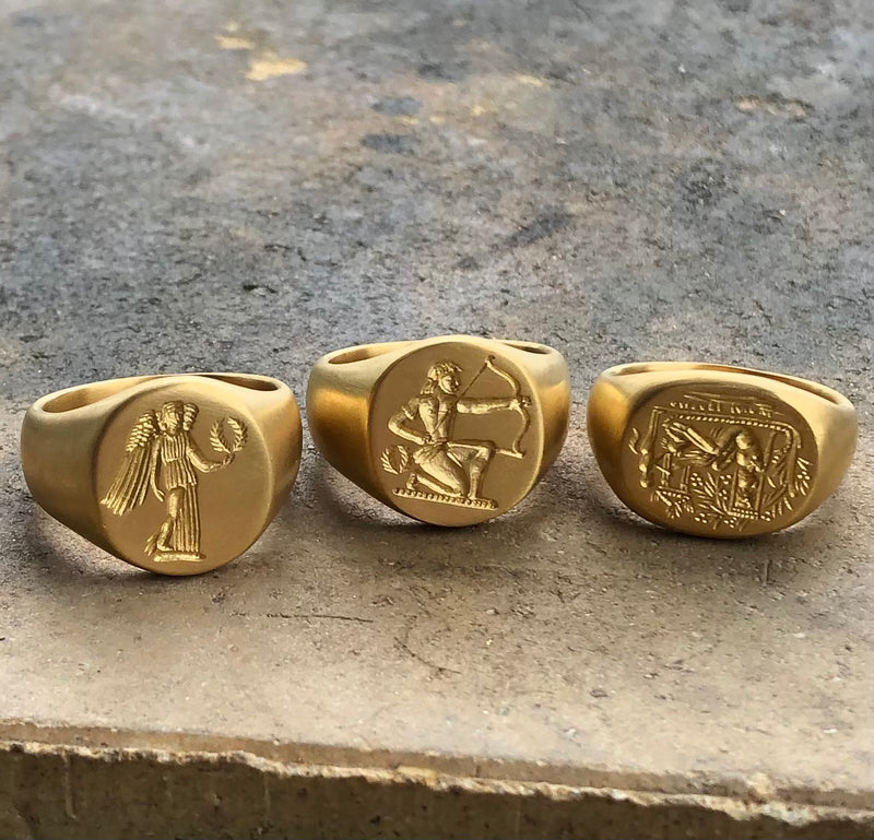22K GOLD RING OVAL ENGRAVED SIGNET