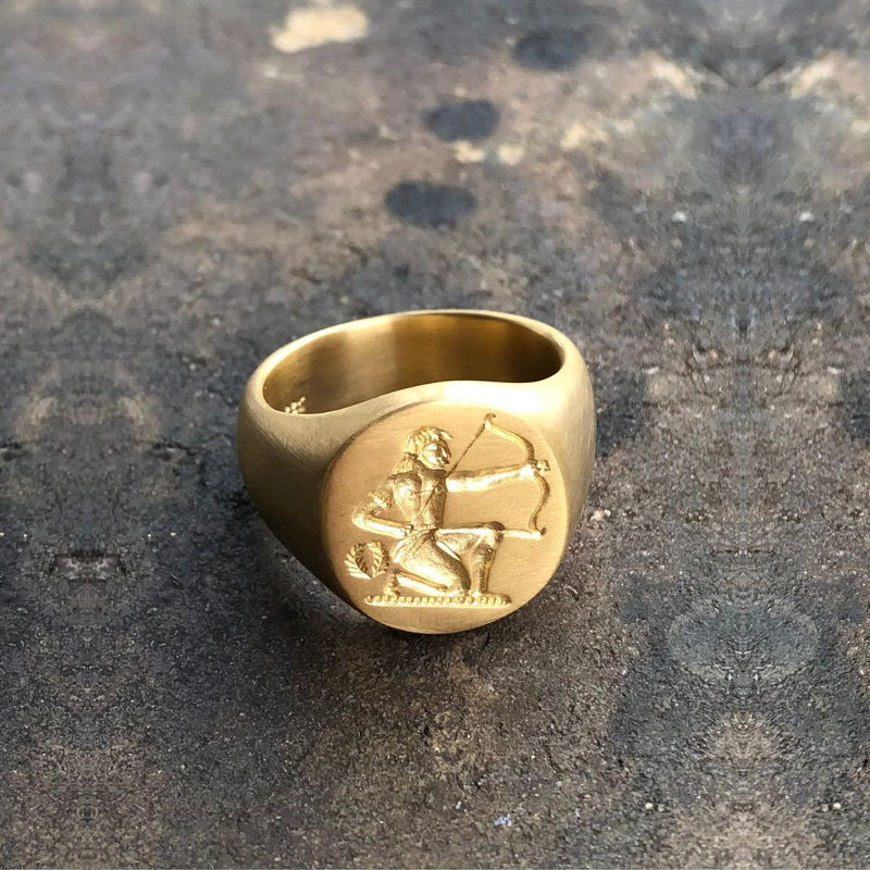 22K GOLD OVAL ENGRAVED RING