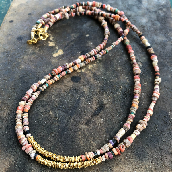22K GOLD NECKLACE WITH STRAND OF CORAL MIXED BEADS