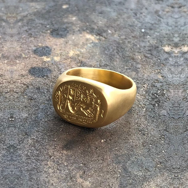 22K GOLD RING OVAL ENGRAVED SIGNET