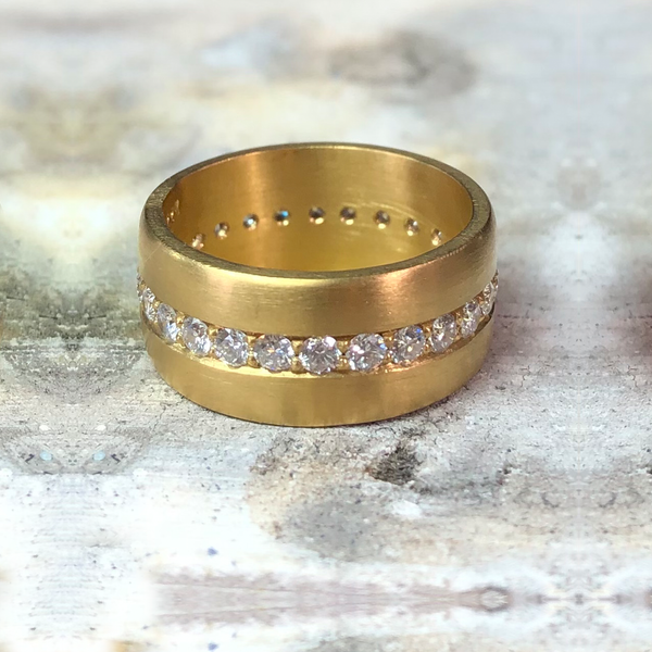 QUEEN'S CROWN DIAMOND BAND