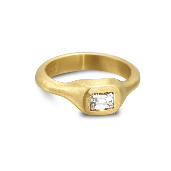 BAGUETTE DIAMOND RING